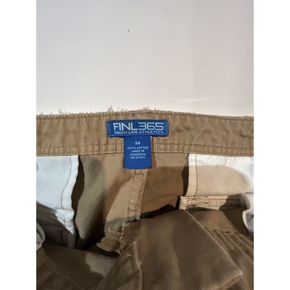 Mens FINISH LINE ATHLETICS 365 KHAKI SHORTS Cargo Frayed Detail Size 34 - Picture 16 of 16